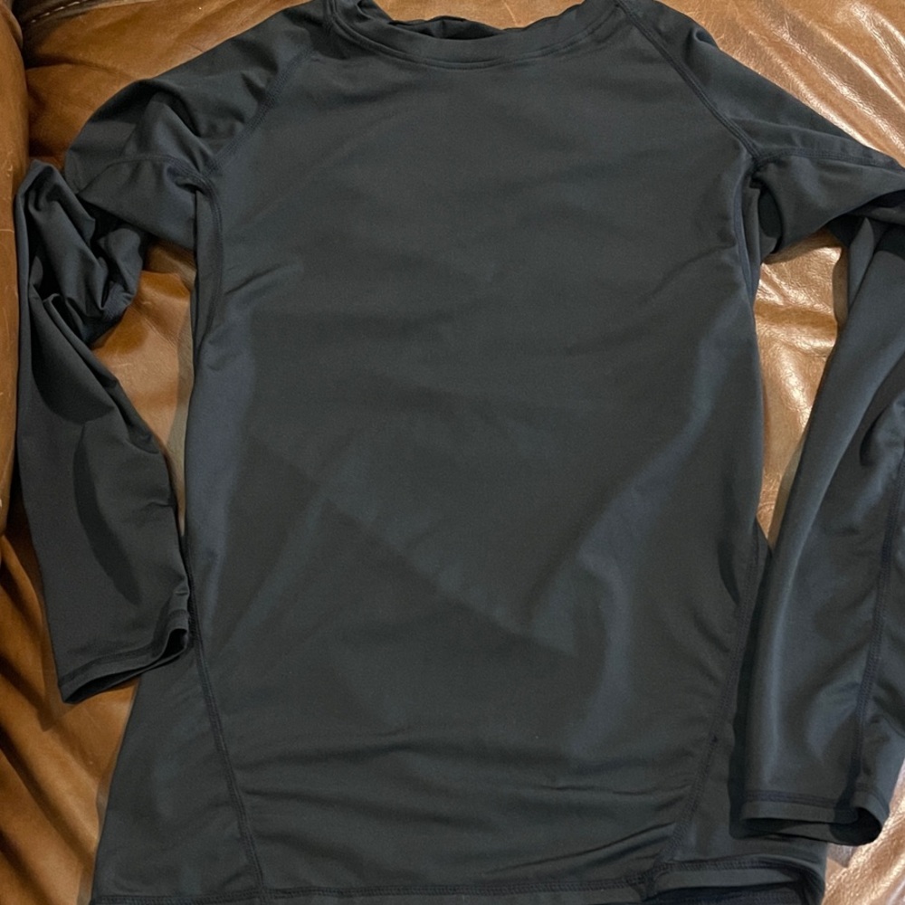 Girls black fitted performance top